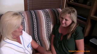 Një MILF Shuplaka Pidhi, Merr Orgji Filluar