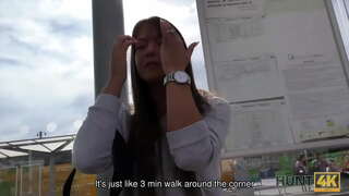 HUNT4K. धनी मानिस किन्न सक्छन् तंग किशोर योनि र ड्रिल उनको सबै दिन लामो