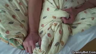 Maljuna virino allogita juna ulo