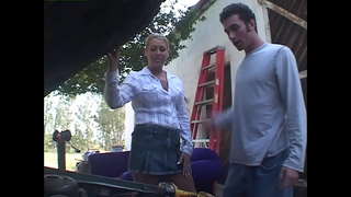 רובֿ פון דערוואַקסן פרויען זענען קוקן פֿאַר יונג גייז - טשעלסי זין, דעריאַן Ross, מעקאַנע מעקאַנע, קוש