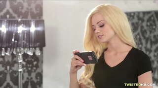 ماں دھوکہ کرنے کے لئے آخر ربیبہ اور اس کے پریمی