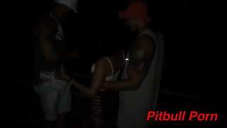 Hajde da se jebemo u urci nasred ulice