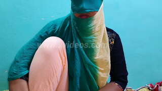 Vasi vergin dekle je bilo težko Xxxx zajebal s fantom jasno Hindi avdio darty govori