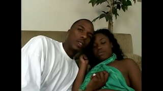 Eben dieťa saje pevný čierny schlong potom v prdeli vo všetkých polohách