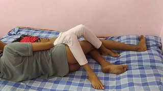 Tovovavy Mpianatry Ny Kolejy Vokany Ratsy Eo Amin&#039;ny Dick Mainty Lingerie