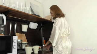 40 натуральный тӹрӹс Грудастый-милф мартын кӓнгӹж - Rise and мастурбация shine