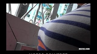 Böyük синица esmer qız Sabrina Taylor verir ki, böyük ictimai БЖ