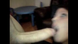 Абдан жакшы чоң бекем мүчөсү высасывается досуха