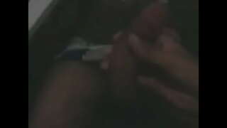 Maszturbálnak a férfiak.