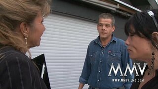 MMV Films Mature enseignant d&#039;avoir du plaisir avec un couple