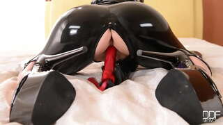 Lucy fruiturque vibrator