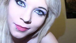 ���ातो सेक्सी केटी Drooling जिब्रो