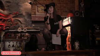 Jeny Smith public nu sur scène