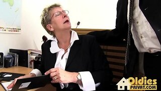 ���िकड़ी में काम