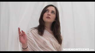 ���ੌਜਵਾਨ ਮਾਰਮਨ ਕੁੜੀ ਨੂੰ ਮਿਰਚ Xo ਤੰਗ ਇੱਕ ਚਰਚ ਨੂੰ ਬੌਸ ਲੂੰਡ ਪਿੱਛੇ ਇੱਕ ਚਿੱਟੇ ਸ਼ੀਟ