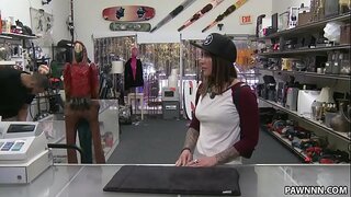 Бингар, ки чӣ трахается ин шањвонї brunette - XXX Pawn