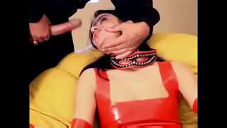 ���ูกกระตุ้นทางเพศโดยเซ็กส์ใน fishnet และลาเท็กซ์-5 มิน