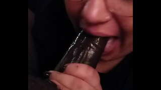 Nerdy ddyweddi deepthroats