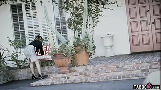 Böyük сиськастый yeniyetmə rieltor əmin edirəm ki, o, satır ev