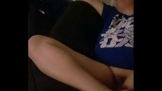 Vyras įrašai žmona žaisti, o jos yra kambarys