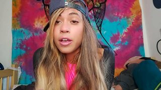 HAYRANLARLA ETKİLEŞİM KURARAK,