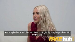 Falske Agent Sexy Helen fucked at orgasme ved at agenter pik