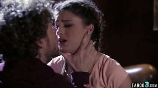 Детектив приказывает сучкам удовлетворять аны булдырмас өчен төрмә