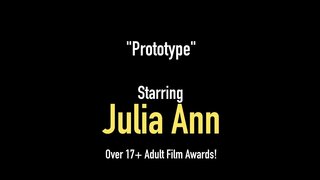 Докторские хуесосы Джулия Энн ва Джессика Яъқуб набивают худро шикарные ротики твердым узви, доят он дар худ теплых ртах ба даст вкусную манї! Пурра видео ва Джулия зинда @ JuliaAnnLive.com !