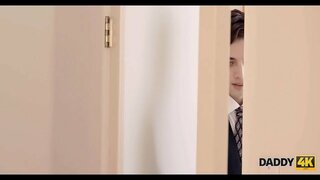 DADDY4K. Minunat sex scenă de către tatăl vechi și frumoase de mireasa