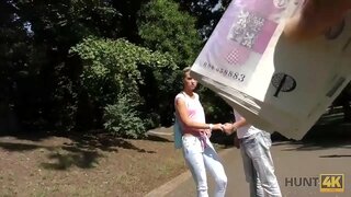 HUNT4K. Perffaith shaved pussy a ass dynn yn dod i mewn i&#039;r dwylo o helwyr