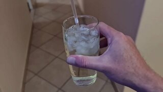 Lamun anjing meunang reuwas piss d. jeung mikanyaah eta