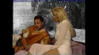 Kjo bjonde zuskë Victoria Paris e di se si për të kënaqësi dhe partnerin e saj