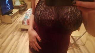 Melakukan bel menari di depan cermin menunjukkan puting